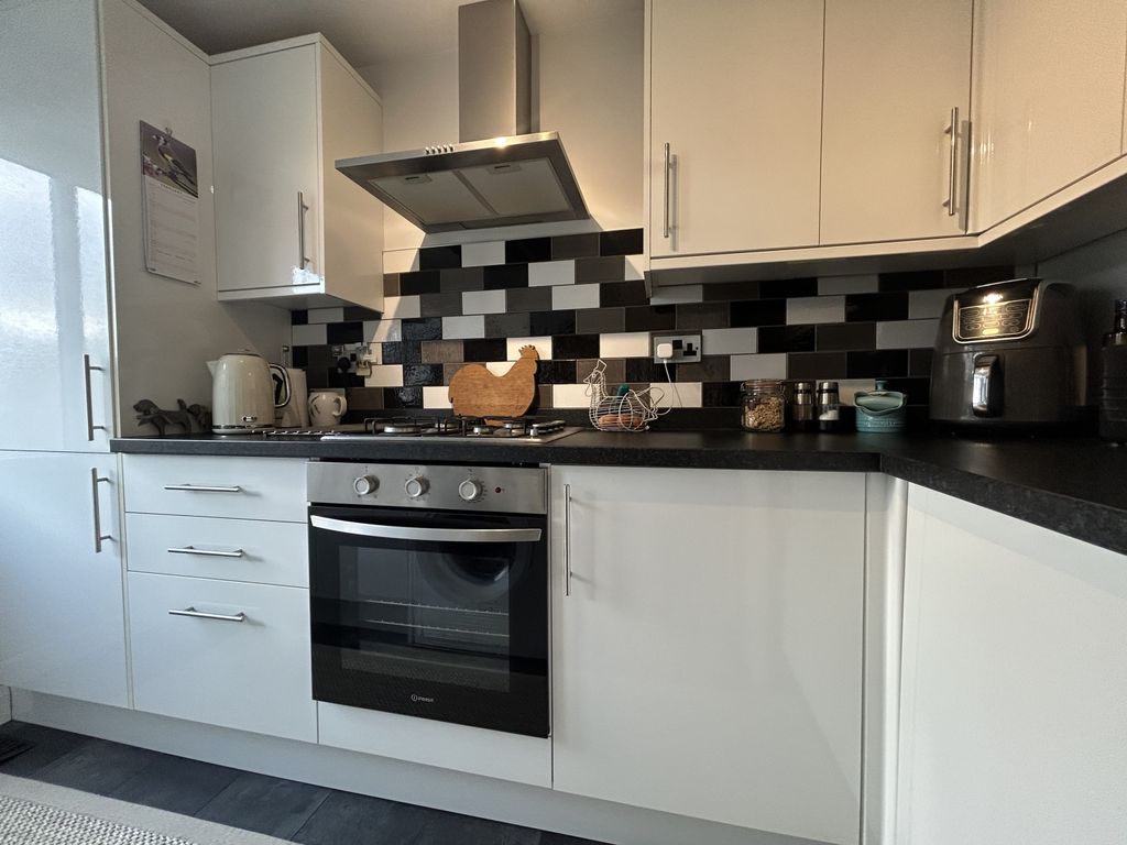 Property photo 3 of 12 Img_5773