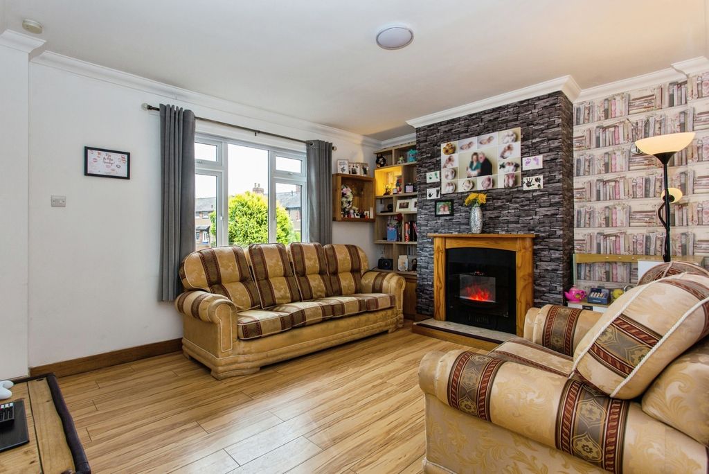 Property photo 2 of 16 Pbox-Img.Jpg