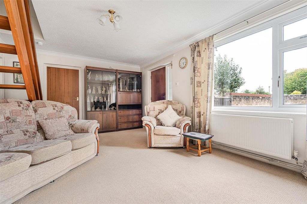 Property photo 2 of 17 11_93765.Jpg