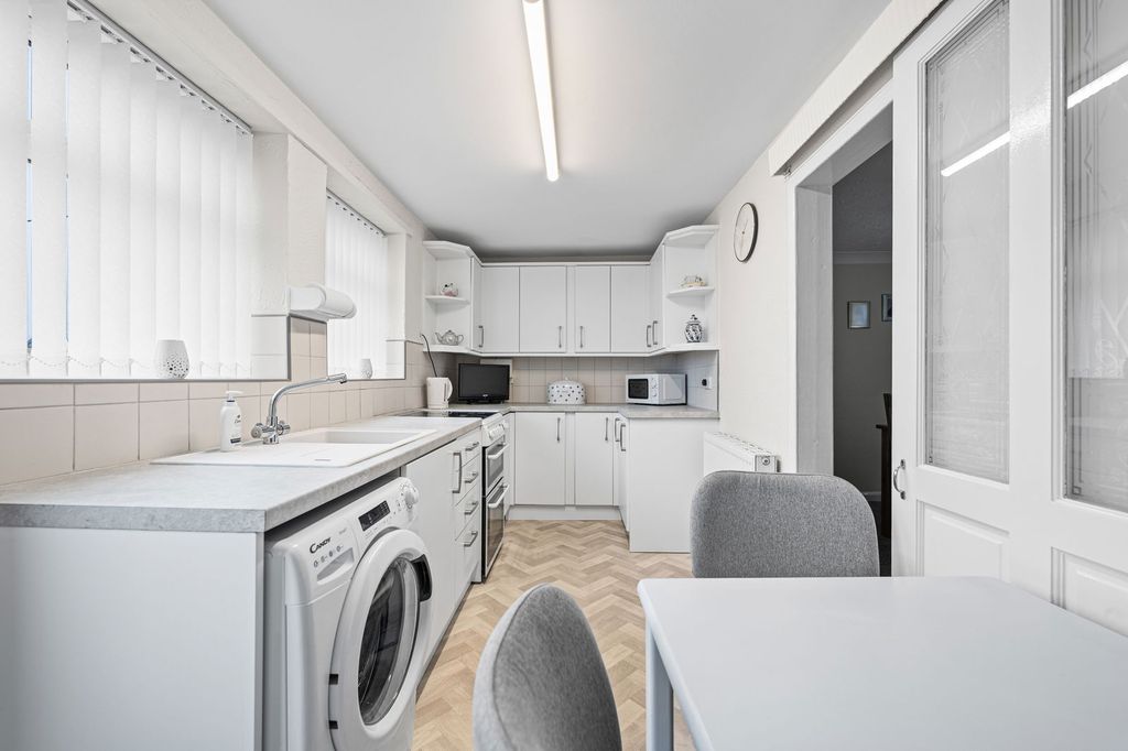 Property photo 2 of 23