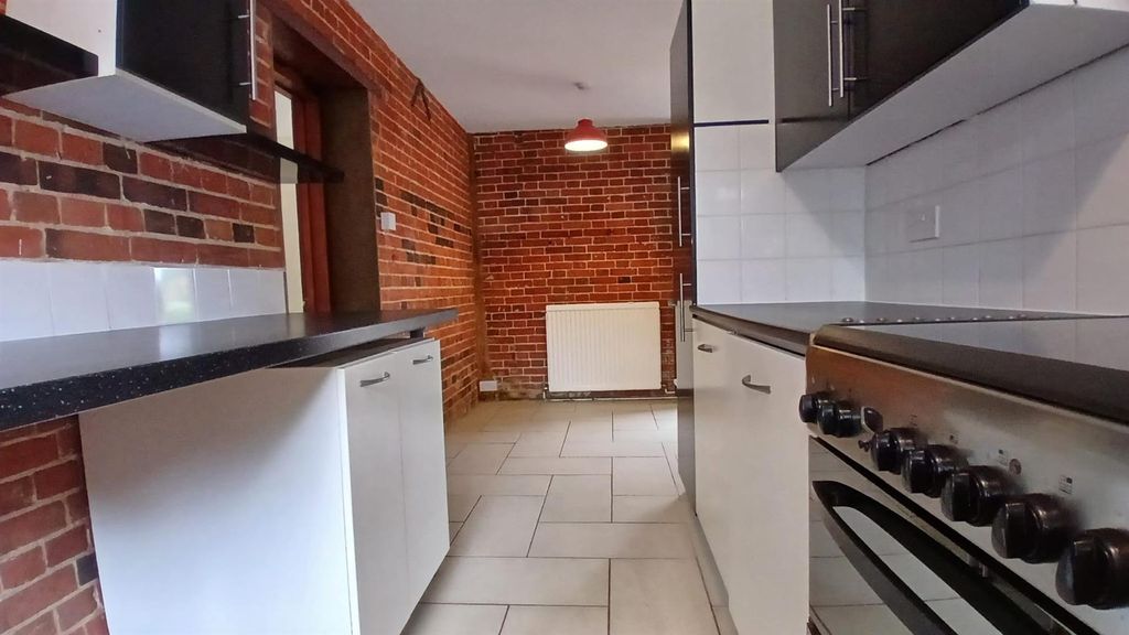 Property photo 3 of 10 Kitchen 1.Jpg