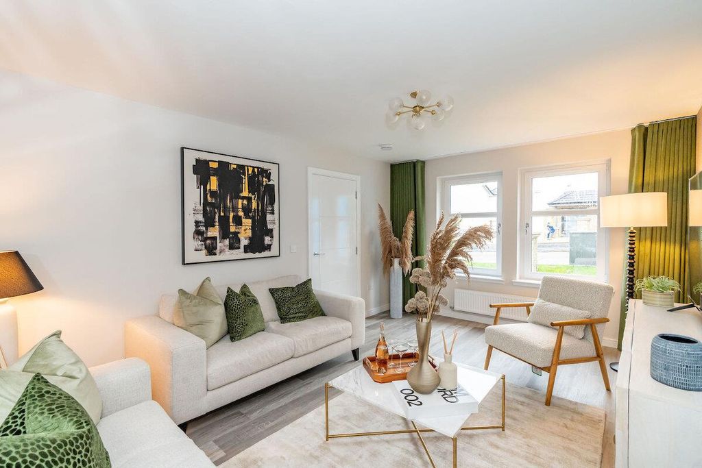 Property photo 1 of 10 Mcarthur Lounge2.Jpg