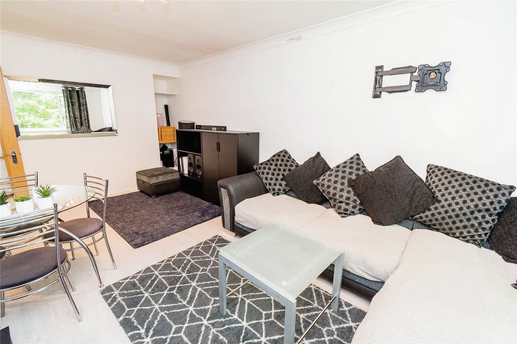 Property photo 3 of 11 Photography