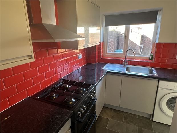 Property photo 3 of 9 Picture 3