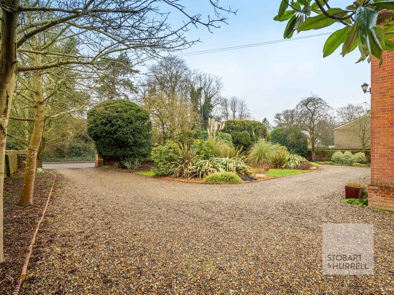 Property photo 2 of 42 Front Outlook