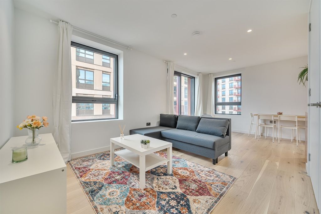 Property photo 1 of 15 (Main)