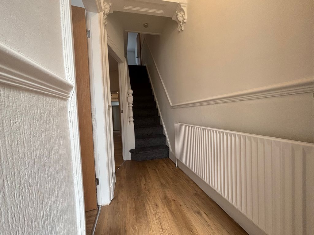 Property photo 2 of 11 Image