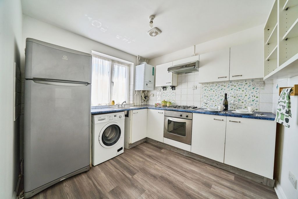 Property photo 3 of 20 Pbox-Img.Jpg