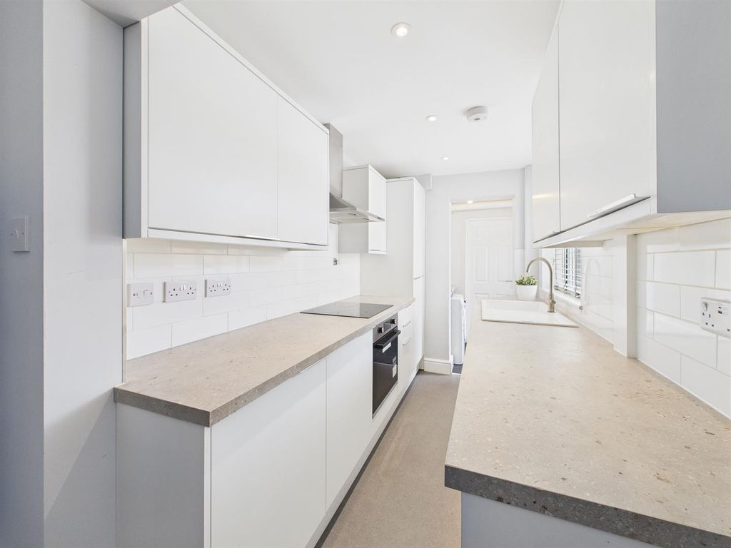 Property photo 2 of 9 Cam04063G0-Pr0094-Still002.Jpg