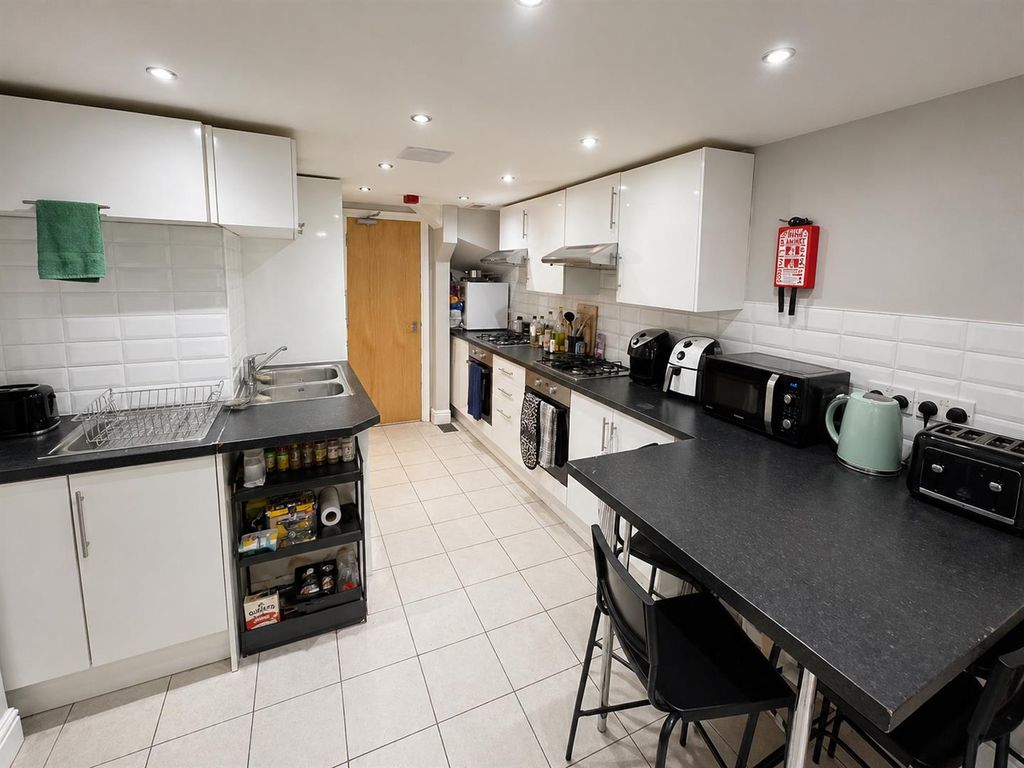Property photo 1 of 13 9710980.Png