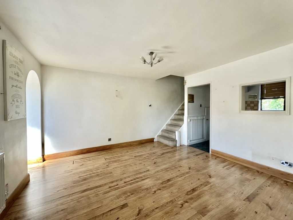 Property photo 2 of 10 Thumbnail_Img_3354.Jpg