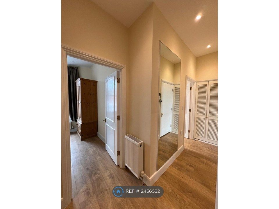 Property photo 1 of 2 Hallway