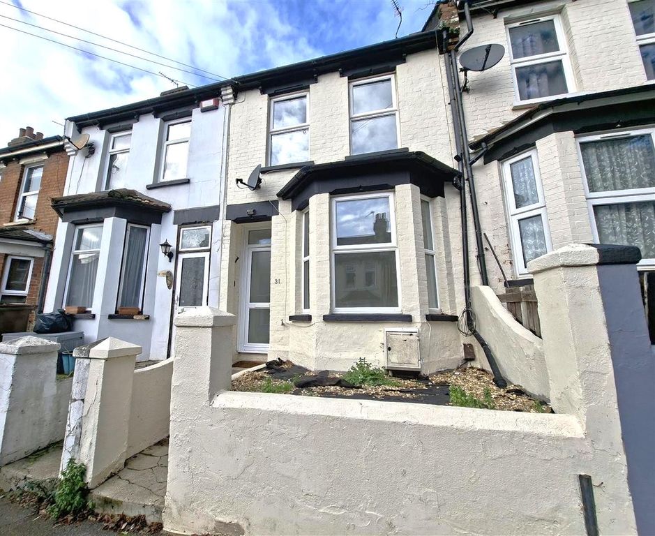 Property photo 1 of 21 Cecil Avenue