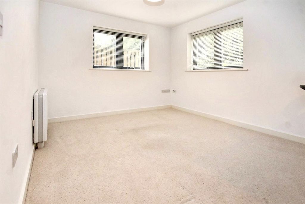 Property photo 3 of 11 Mdtiir340Ejcrawcw6E2W.Jpg