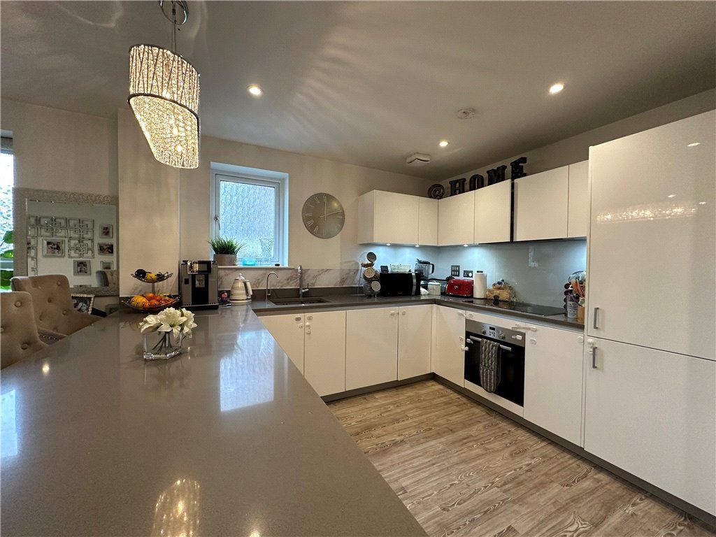 Property photo 3 of 9 Kitchen