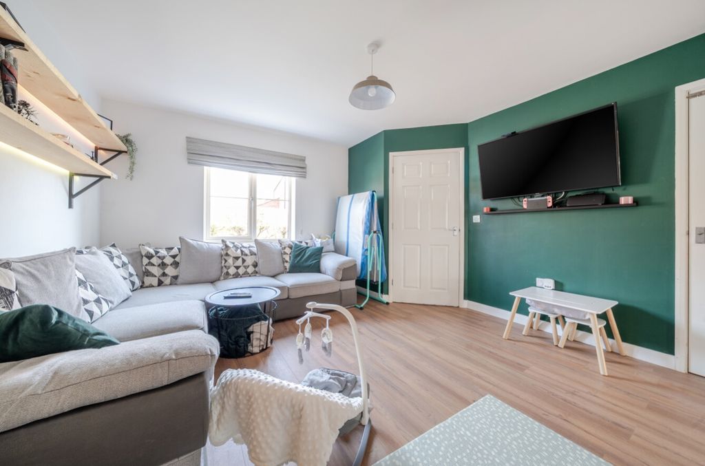 Property photo 2 of 24 1441096-11-69d676c553Fb3