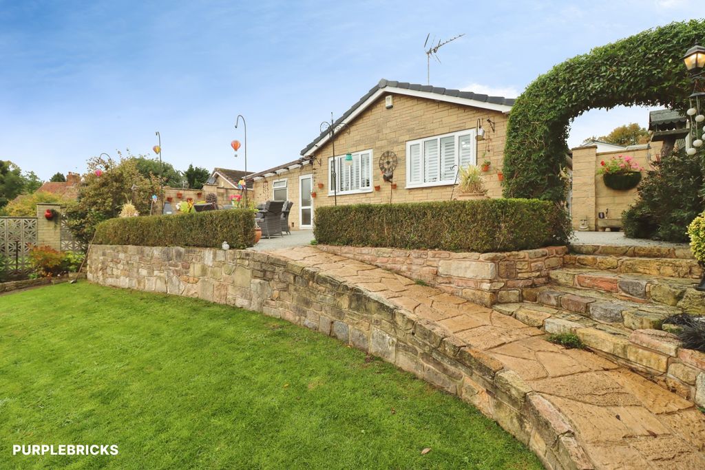 Property photo 2 of 36