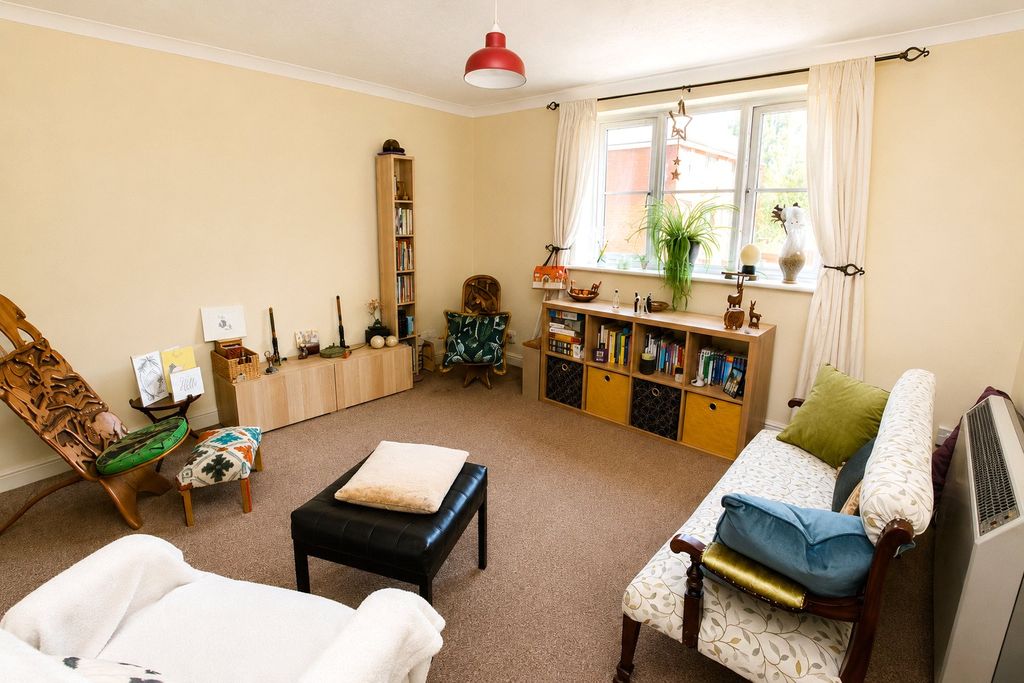 Property photo 3 of 8 Picture No. 14