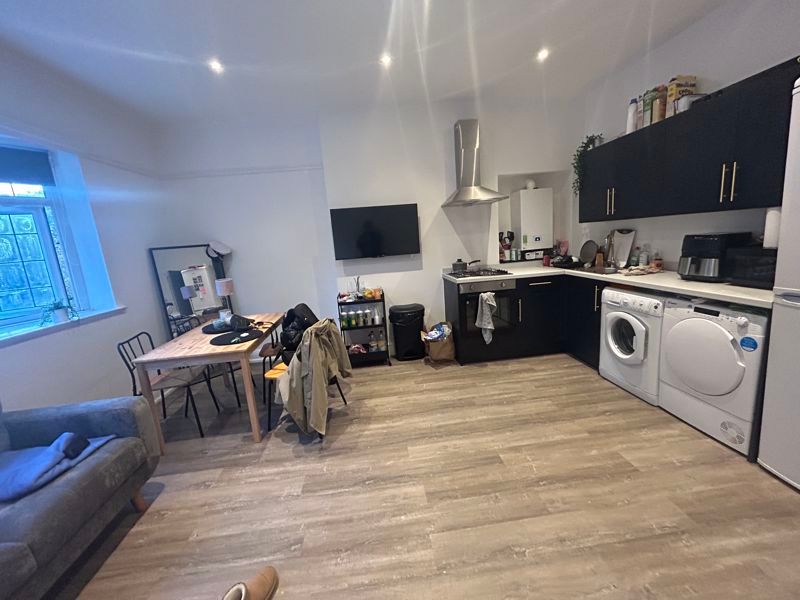 Property photo 1 of 9 Photo 21