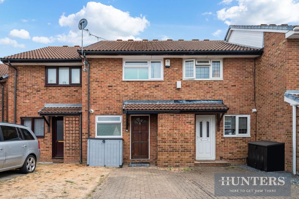 Property photo 1 of 12 Crofters Close (12).Jpg