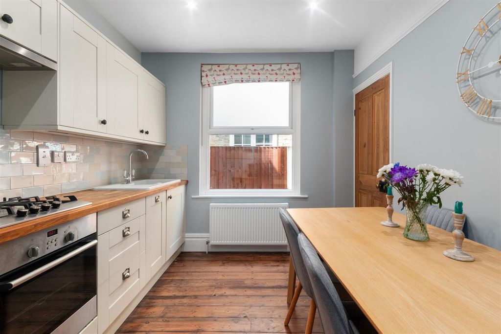 Property photo 2 of 12 Kitchen