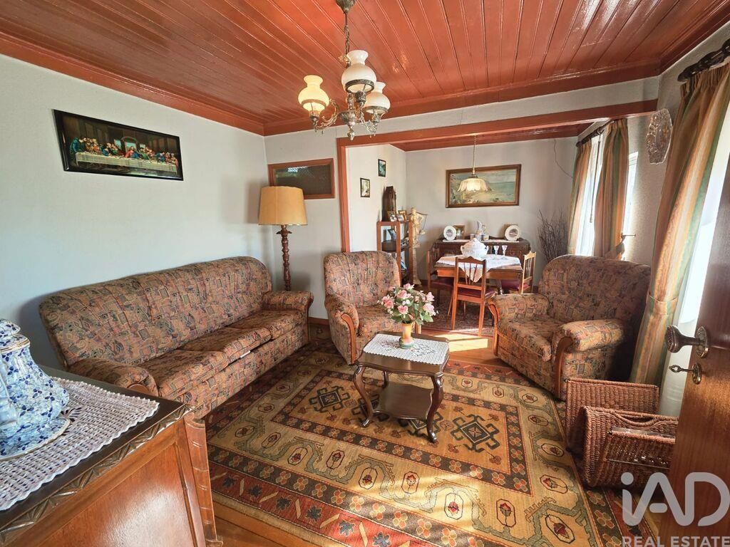 Property photo 2 of 40