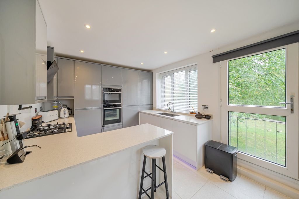 Property photo 2 of 14 Kitchen