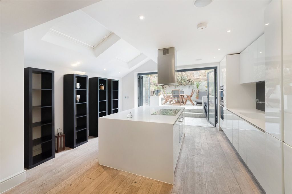 Property photo 1 of 13 Kitchen
