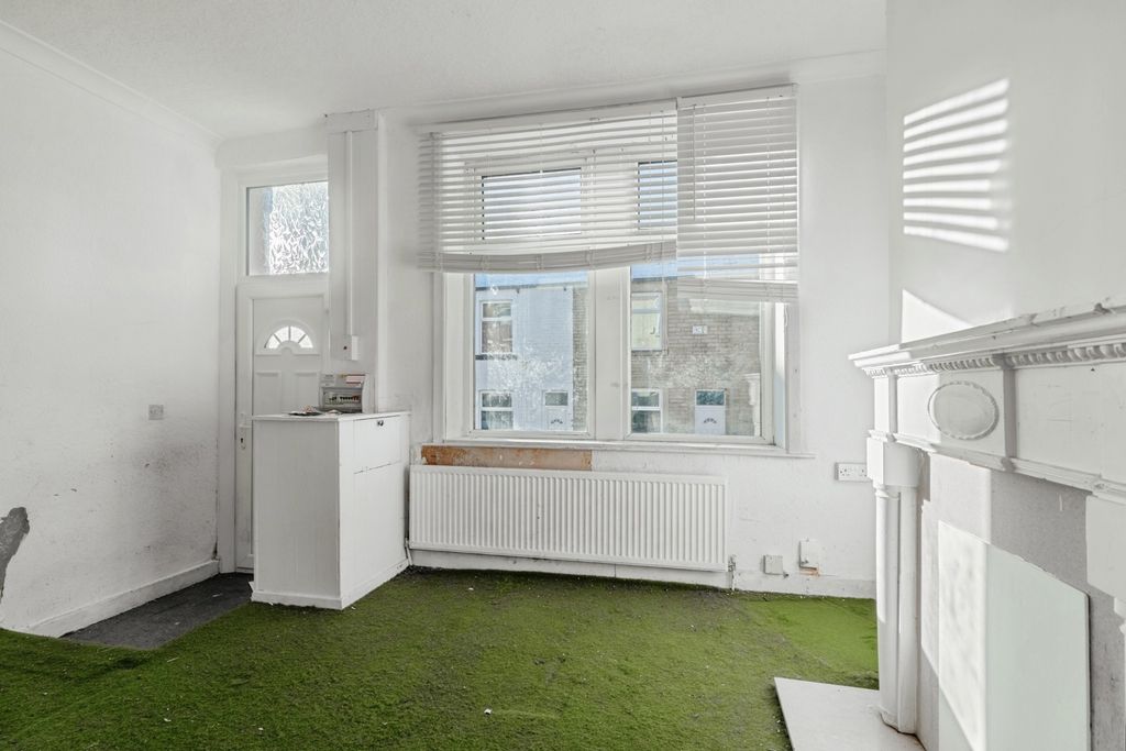 Property photo 2 of 14 Pbox-Img.Jpg