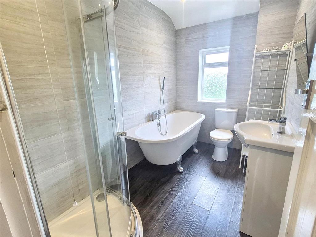 Property photo 3 of 26 Bathroom