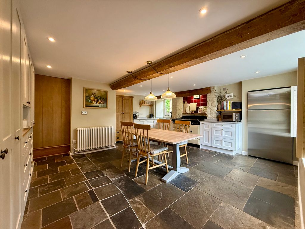Property photo 2 of 17 Kitchen
