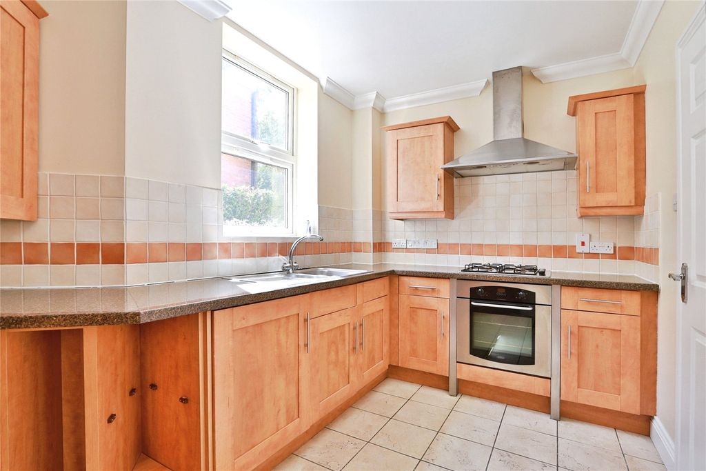 Property photo 3 of 22 Picture No. 05