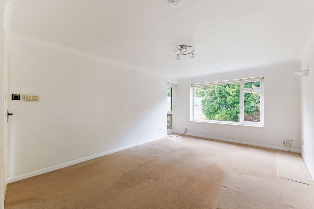 Property photo 2 of 10 85825_18 Underwoo...