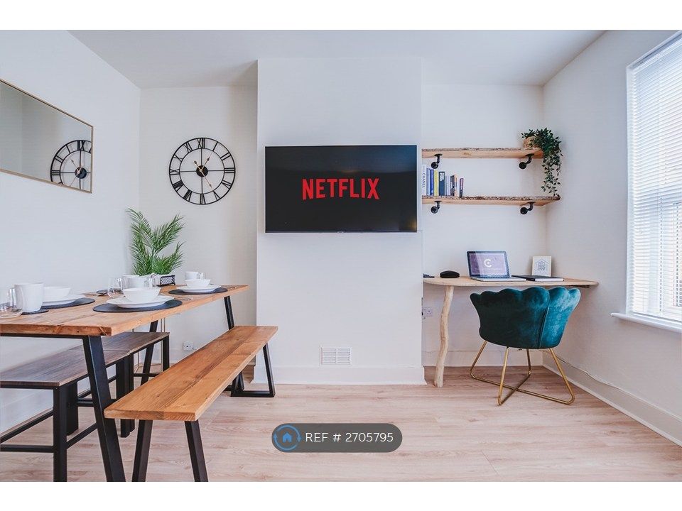 Property photo 3 of 23