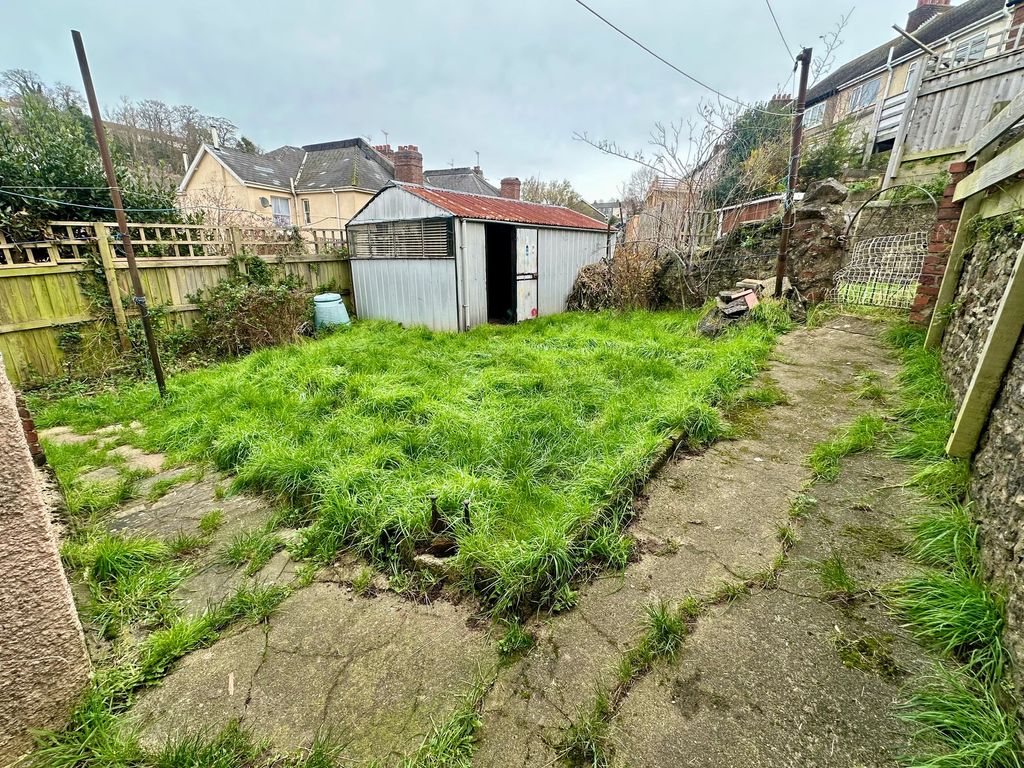 Property photo 2 of 25