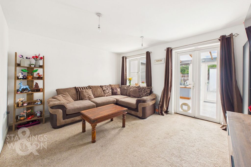 Property photo 2 of 19