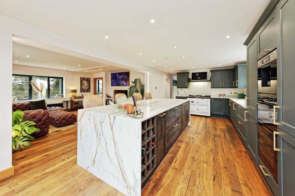 Property photo 3 of 50 Kitchen2