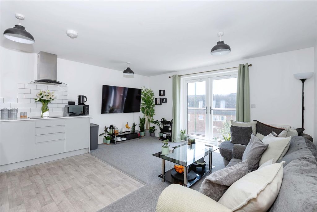 Property photo 2 of 13 Saxon Court_3.Jpg