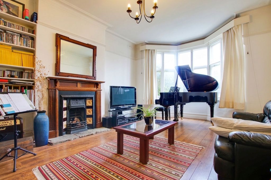 Property photo 2 of 45