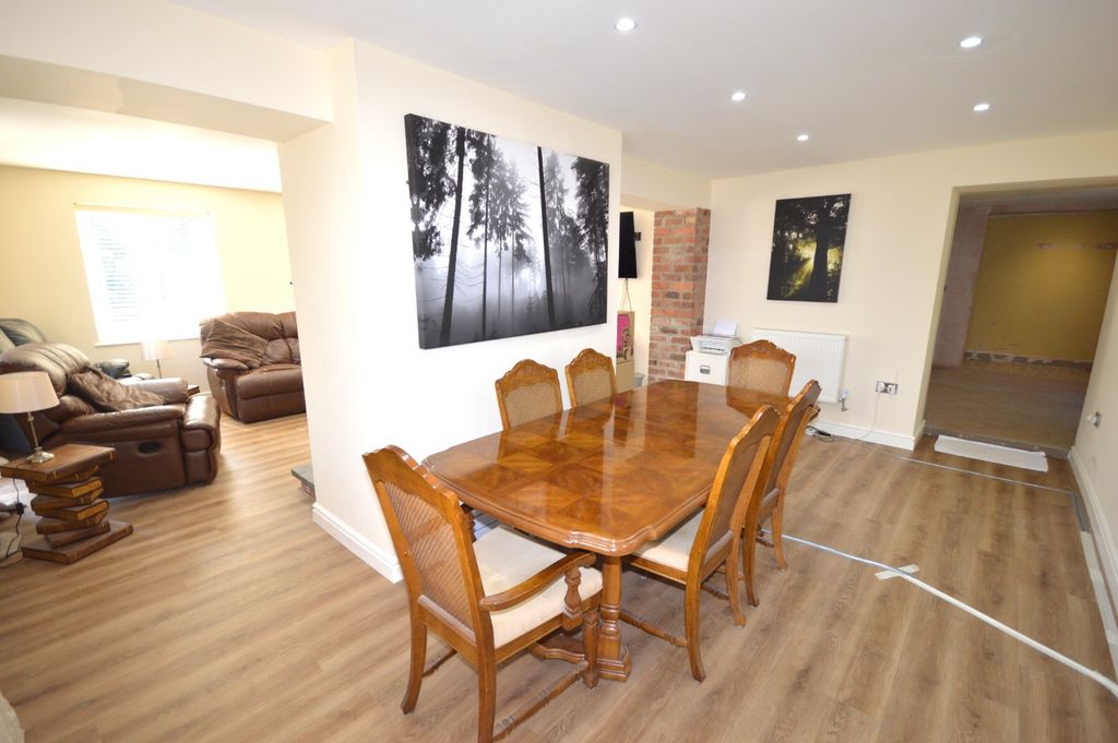 Property photo 2 of 30 Picture No. 03