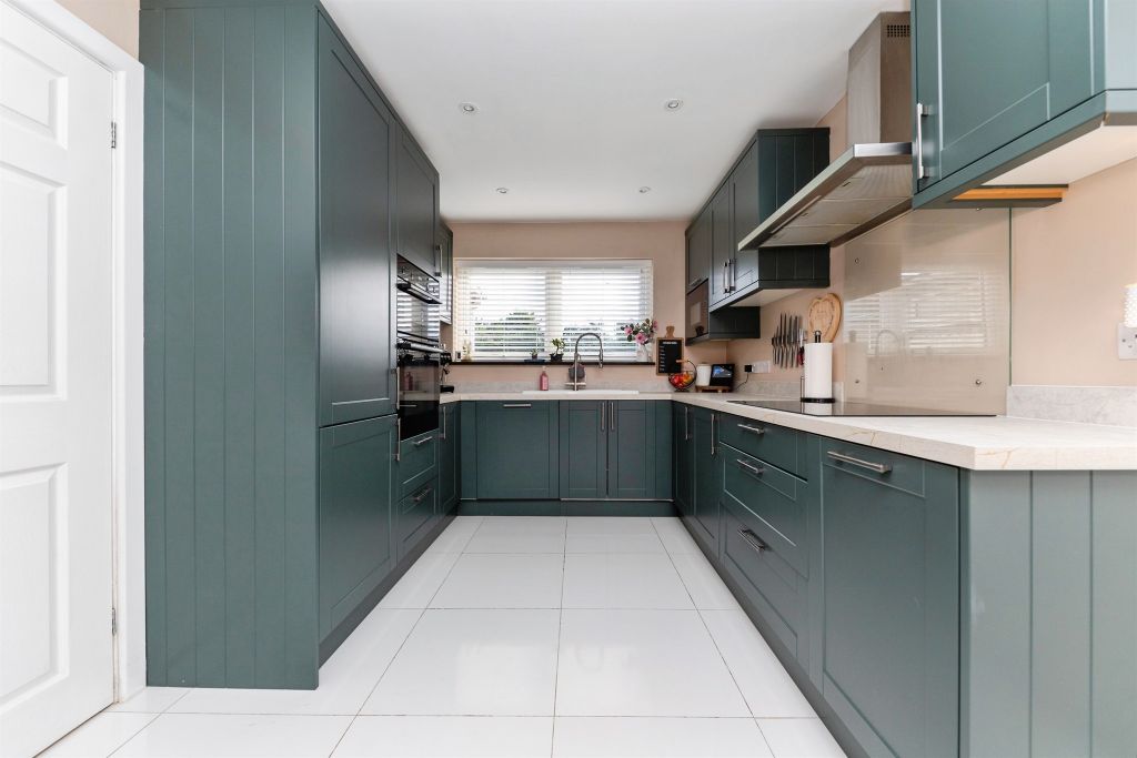 Property photo 2 of 23