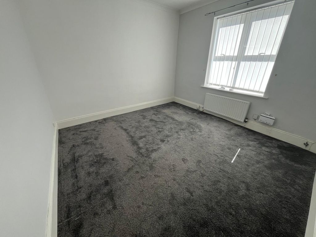Property photo 2 of 7 Gallery