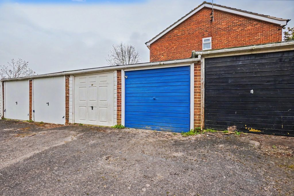 Property photo 2 of 13 4999234