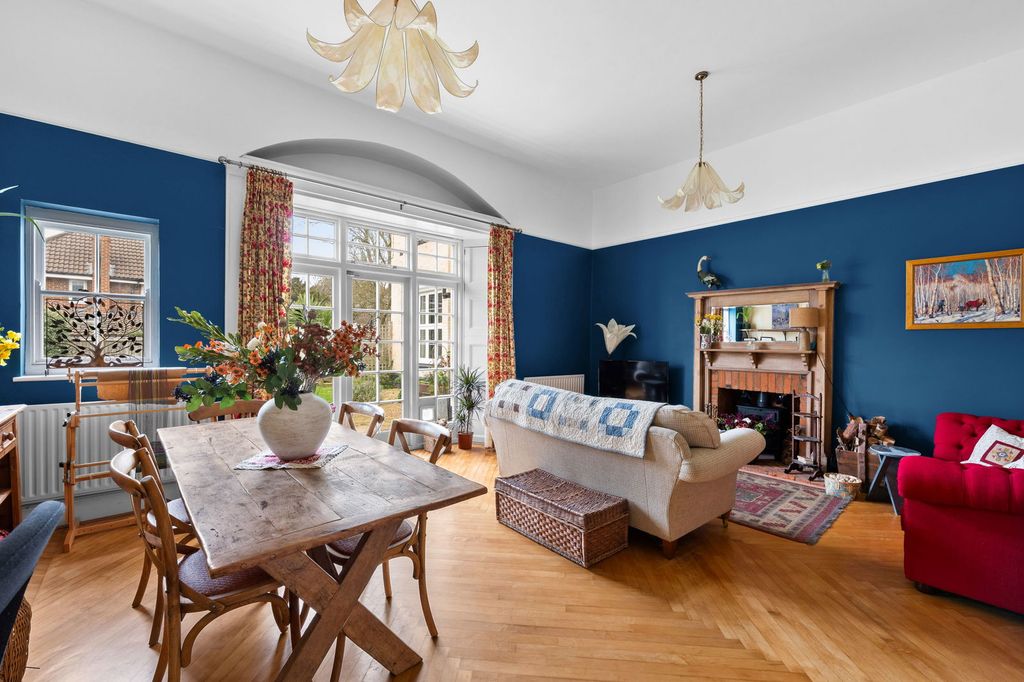 Property photo 1 of 24