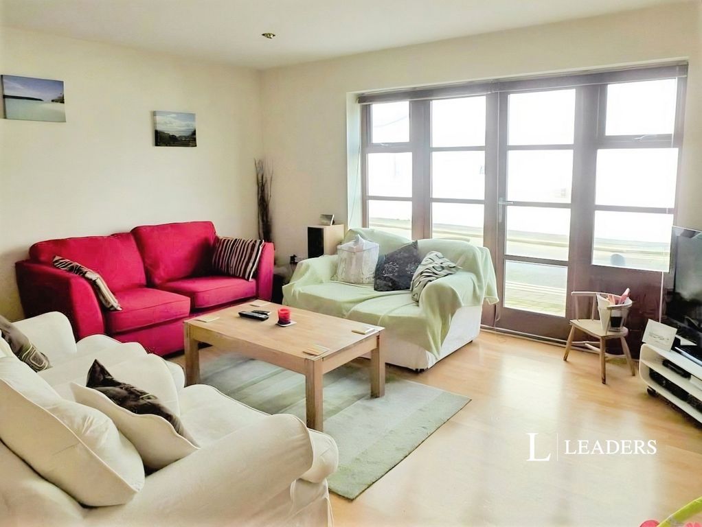 Property photo 3 of 7 Pbox-Img.Jpg