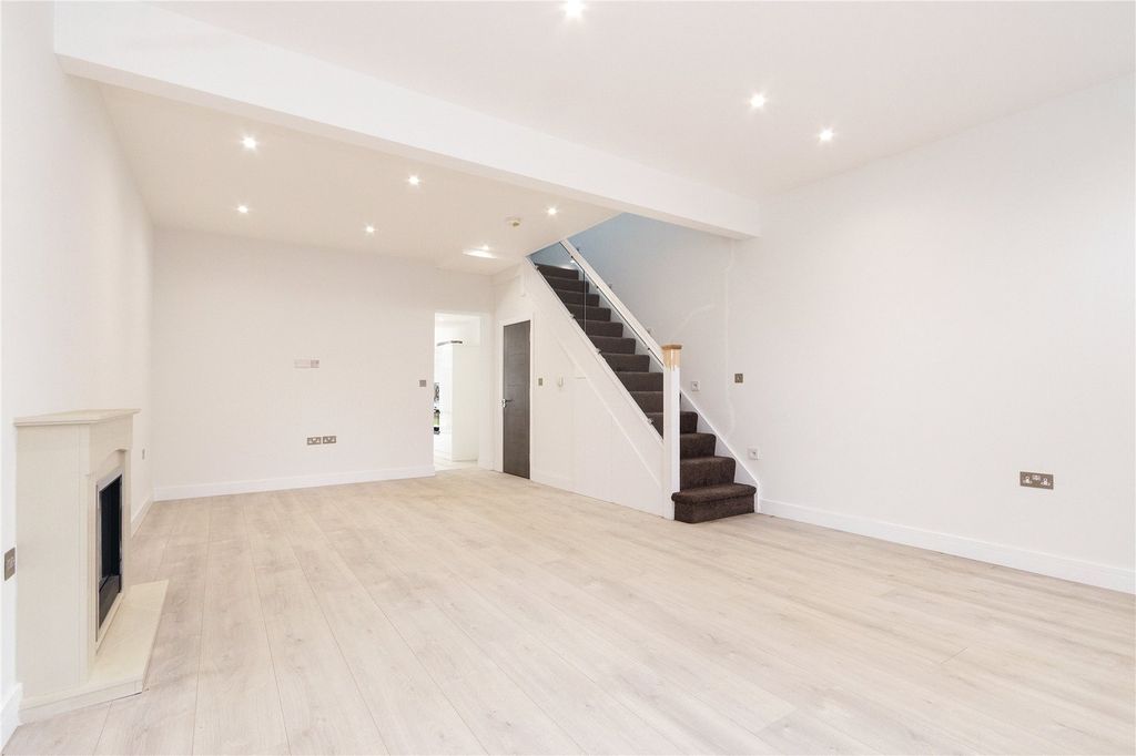 Property photo 1 of 12 Reception Room