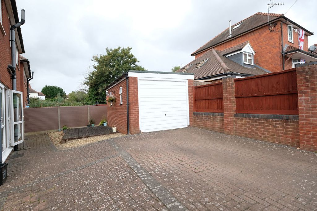 Property photo 2 of 30