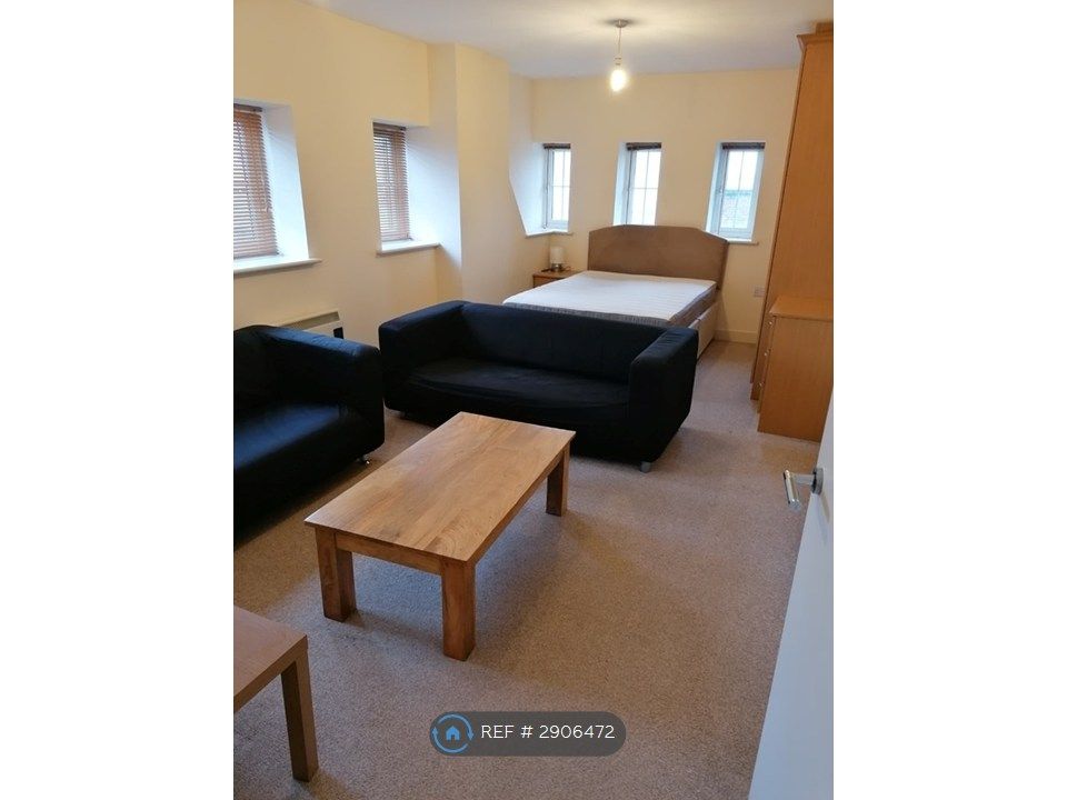 Property photo 1 of 9