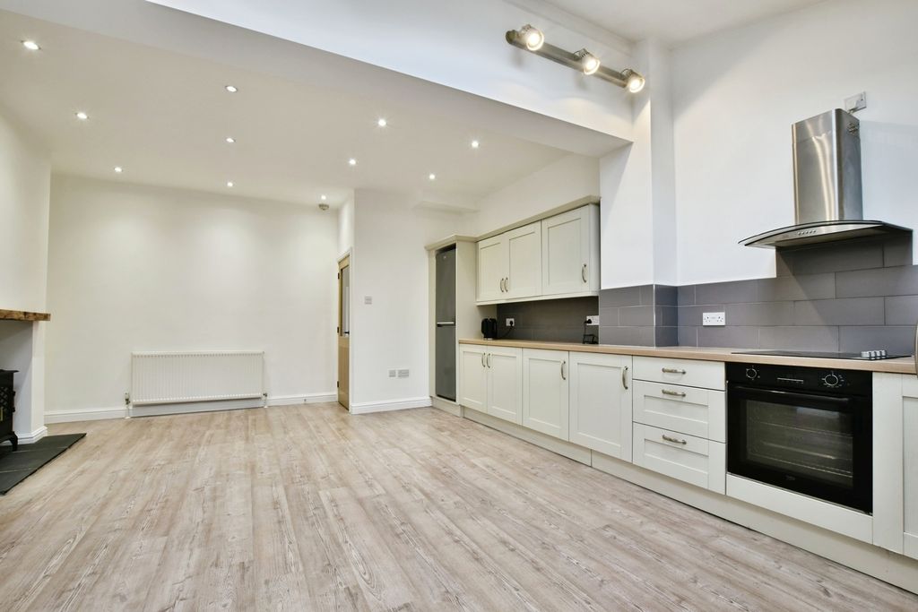 Property photo 3 of 11 Pbox-Img.Jpg