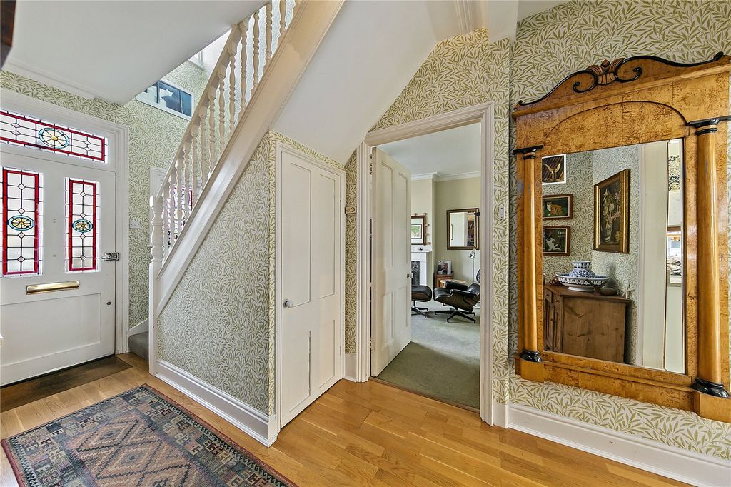 Property photo 2 of 17 Picture No. 11